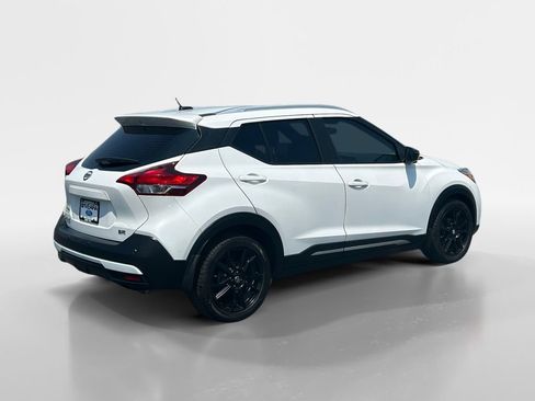 Used 2020 Nissan Kicks SR w/ SR Premium Package FWD image 5