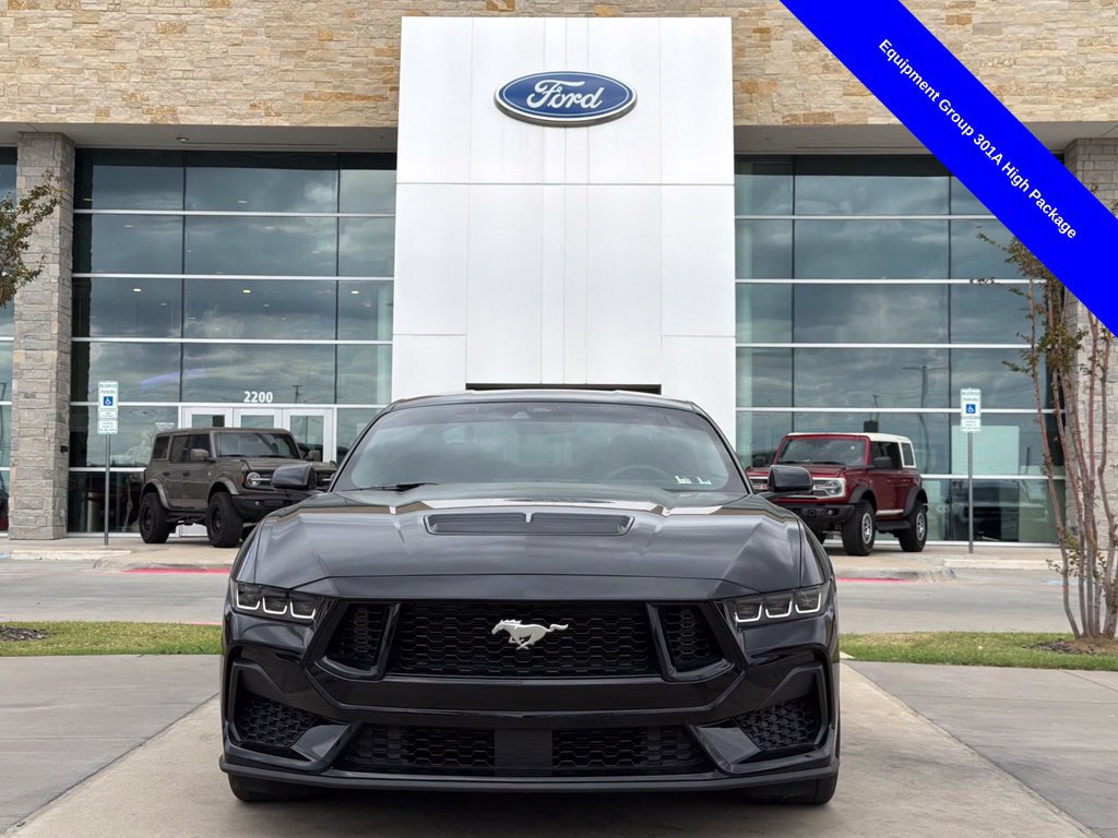 Used 2024 Ford Mustang GT RWD image 4
