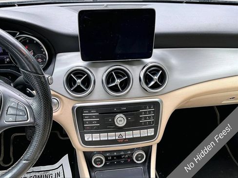 Used 2019 Mercedes-Benz GLA 250 4MATIC w/ Premium Package image 6