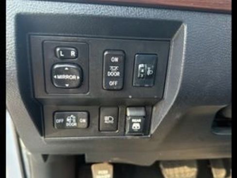 Used 2019 Toyota Tundra Limited w/ Limited Premium Package image 10