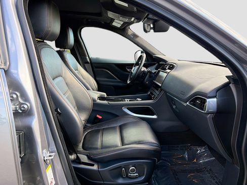 Used 2020 Jaguar F-PACE Prestige image 15