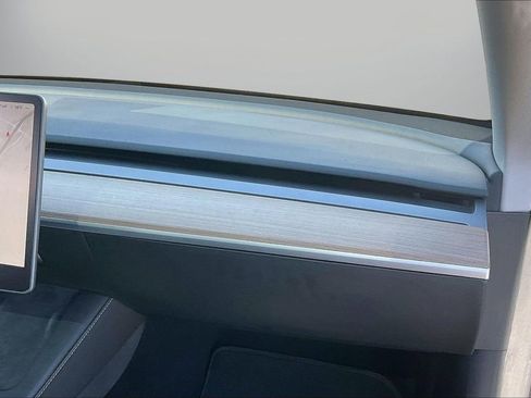 Used 2024 Tesla Model Y Performance image 22