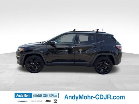 Used 2018 Jeep Compass Latitude w/ Popular Equipment Group AWD/4WD image 2