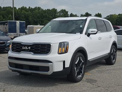 Used 2024 Kia Telluride S w/ S Sunroof Package
