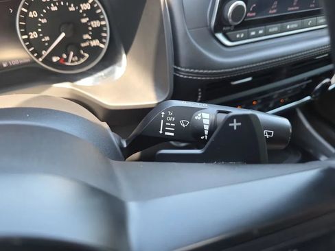 Used 2021 Nissan Rogue S FWD image 18
