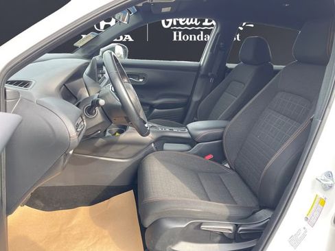 Certified 2025 Honda HR-V Sport image 9