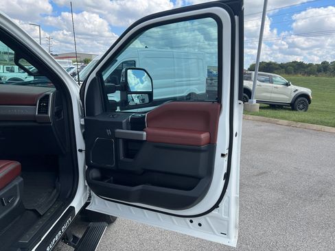 Used 2022 Ford F250 Platinum AWD/4WD image 15