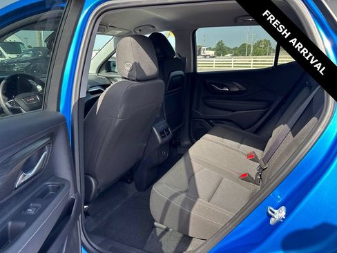 Used 2024 GMC Terrain SLE w/ Driver Convenience Package FWD image 6