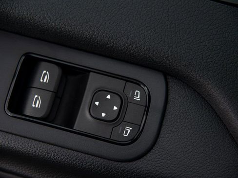 Used 2025 Mercedes-Benz Sprinter 4500 image 24