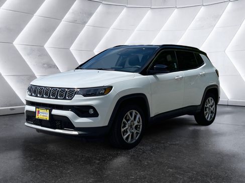 Used 2025 Jeep Compass Limited AWD/4WD image 2