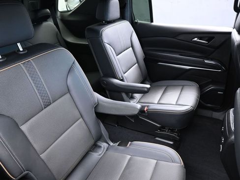 Used 2025 Chevrolet Traverse High Country FWD image 53