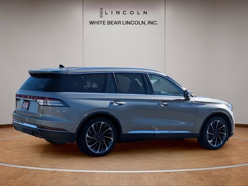 Used 2023 Lincoln Aviator Reserve w/ Equipment Group 201A image 5