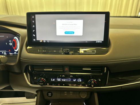 Certified 2025 Nissan Rogue SL w/ Tech Package AWD/4WD image 6