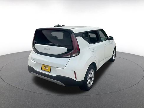 Used 2025 Kia Soul LX w/ LX Technology Package FWD image 13