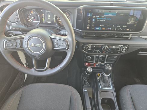 Used 2024 Jeep Wrangler Unlimited Rubicon image 29