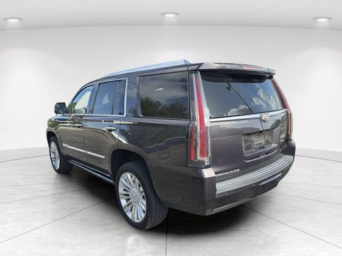 Used 2018 Cadillac Escalade Platinum AWD/4WD image 6