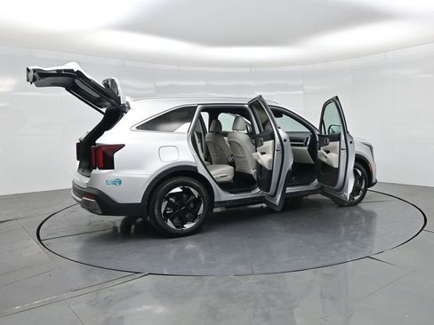 Used 2025 Kia Sorento SX Prestige AWD/4WD image 4