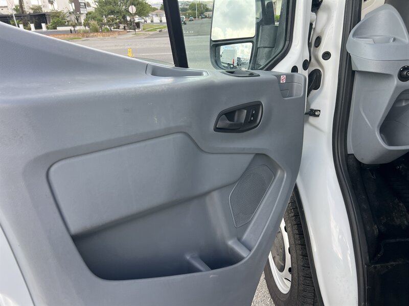 Used 2019 Ford Transit 250 130 Medium Roof RWD image 14