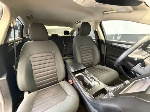 Used 2019 Ford Fusion SE FWD image 74