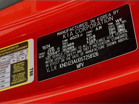 Used 2025 Kia Soul LX w/ LX Technology Package image 12