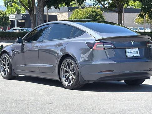 Used 2020 Tesla Model 3 Standard Range Plus RWD image 7