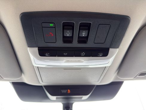 Certified 2025 Nissan Pathfinder SL w/ SL Premium Package image 23