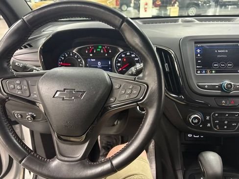 Used 2022 Chevrolet Equinox RS AWD/4WD image 18