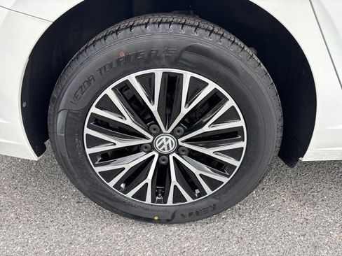 Used 2019 Volkswagen Jetta SE FWD image 13