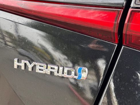 Used 2022 Toyota Prius LE image 19