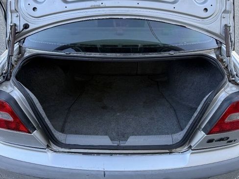 Used 2001 Volvo S40 FWD image 14