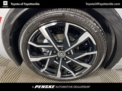 Used 2024 Toyota Prius Prime XSE Premium image 15