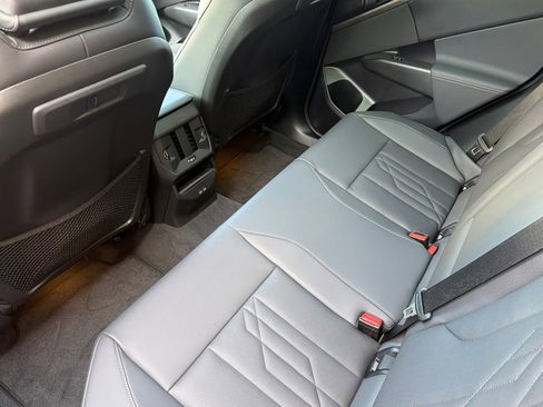 Used 2025 BMW X3 xDrive30i w/ Premium Package image 15