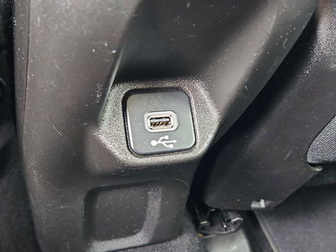 Used 2021 Jeep Renegade Latitude w/ Luxury Group I image 18