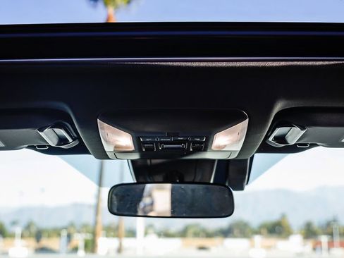 Used 2024 Toyota RAV4 SE image 17