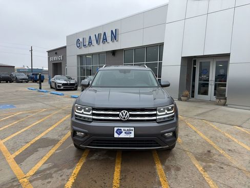 Used 2018 Volkswagen Atlas SE image 2