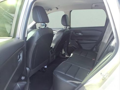 Used 2024 Nissan Rogue SL AWD/4WD image 28