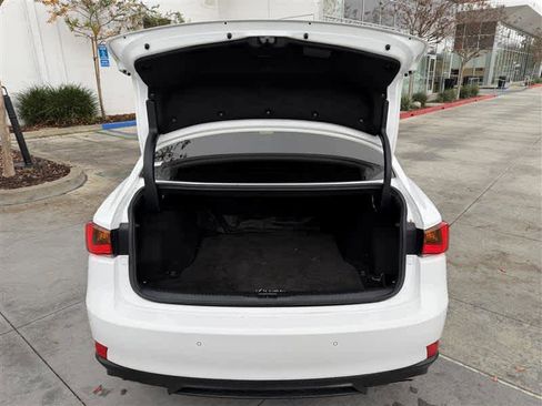 Used 2018 Lexus IS 300 F Sport image 11