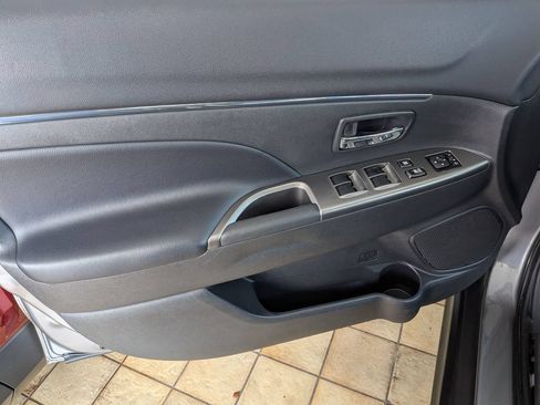 Used 2025 Mitsubishi Outlander Sport SE AWD/4WD image 14
