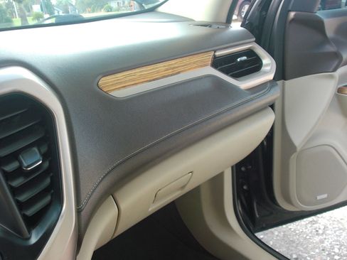 Used 2019 GMC Acadia Denali w/ Technology Package FWD image 19