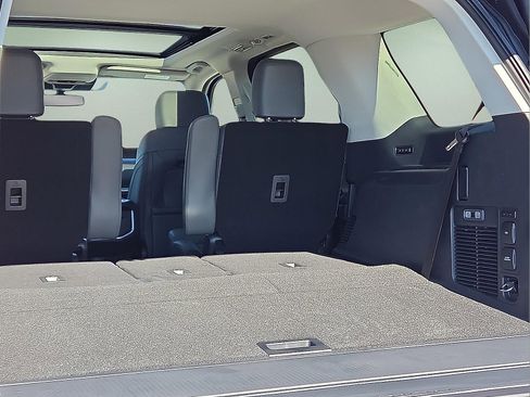 New 2025 Ford Expedition Active image 9