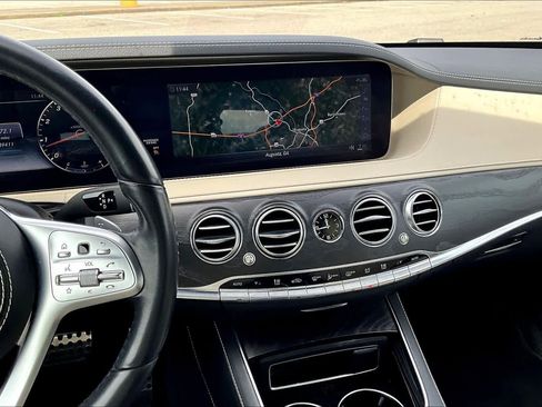 Used 2019 Mercedes-Benz S 560 Sedan image 7