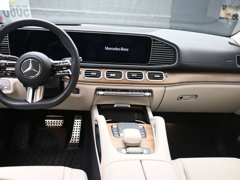Certified 2026 Mercedes-Benz GLS 450 4MATIC image 9