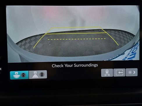 Used 2023 Honda Pilot TrailSport image 31