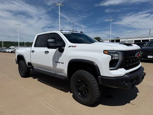 Used 2024 Chevrolet Silverado 2500 ZR2 w/ ZR2 Bison Edition AWD/4WD image 1