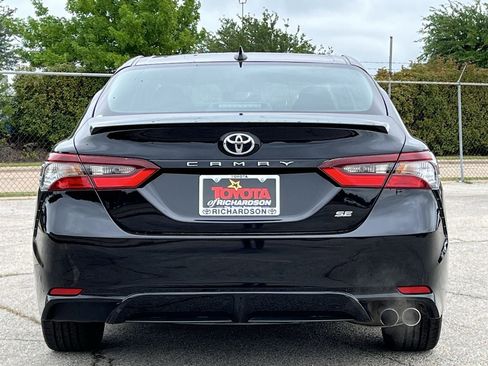 Used 2024 Toyota Camry SE FWD image 5