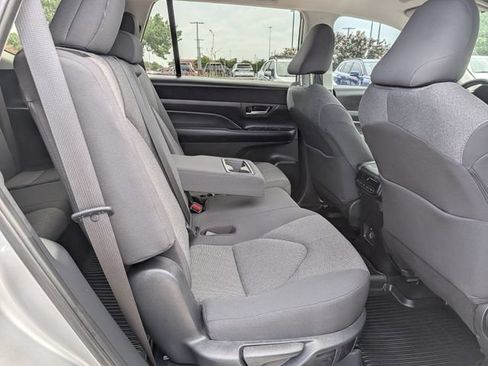 Used 2025 Toyota Grand Highlander FWD image 32