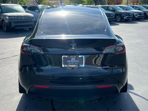 Used 2022 Tesla Model Y Performance AWD/4WD image 9