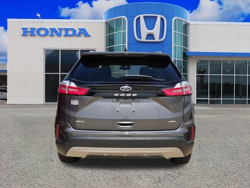 Used 2022 Ford Edge SEL w/ Convenience Package image 3