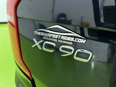 Used 2017 Volvo XC90 T6 Momentum w/ Momentum Plus Package AWD/4WD image 11