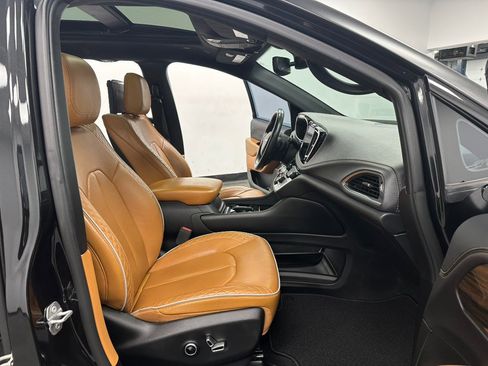 Used 2022 Chrysler Pacifica Pinnacle image 30